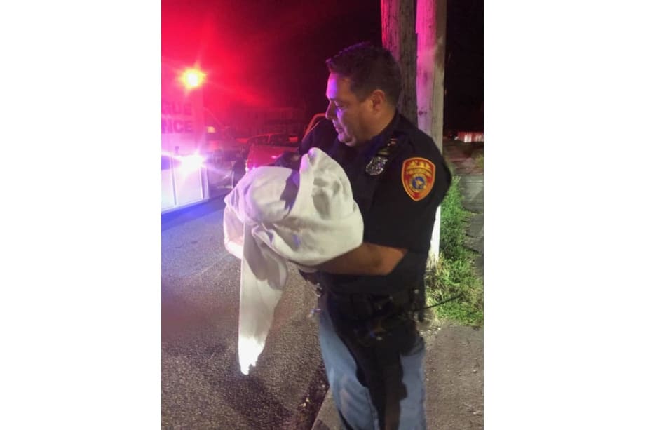New York Officer Assists in Delivering Baby Girl