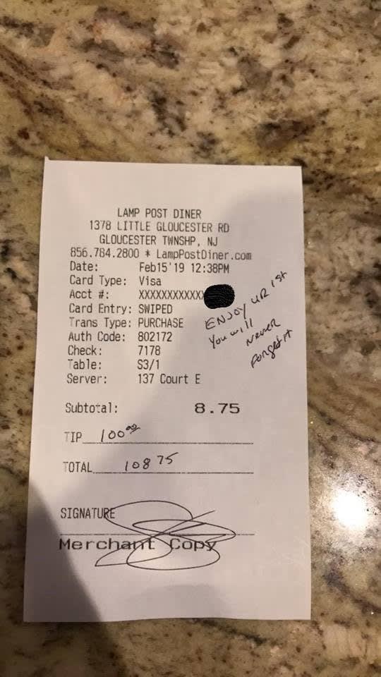 New Jersey Officer Leaves $100 Tip for Pregnant Restaurant Server