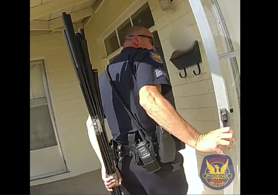 AZ Officers Gift Replacement Clubs to Golfer Who Had Set Stolen