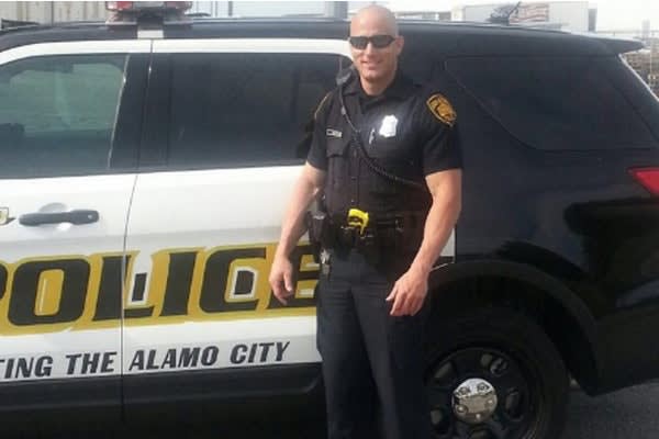 San Antonio Officer Shot Two Weeks Ago Dies