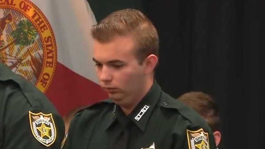 FL Deputy Stabbed in Neck, Chases Suspect