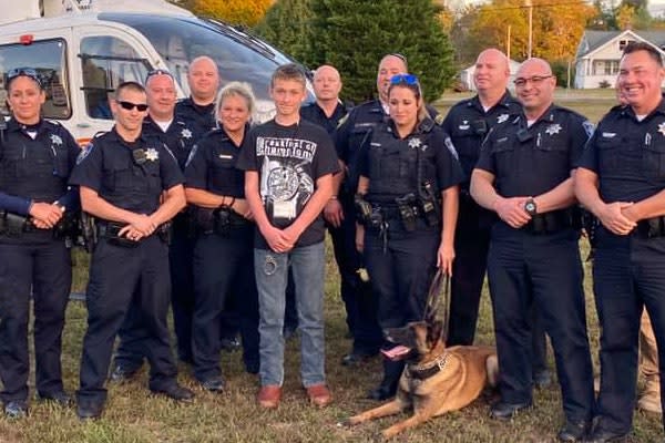 Tennessee Officers Help Celebrate Teen's Birthday Party