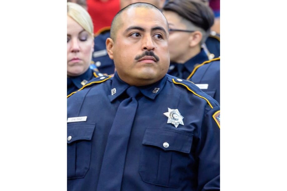 Texas Deputy Dies at Scene of Stabbing