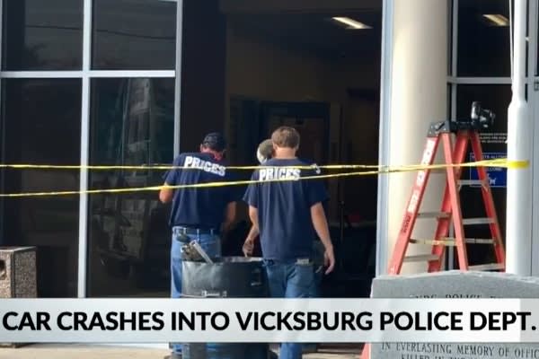 Car Crashes Into MS Police Department Lobby