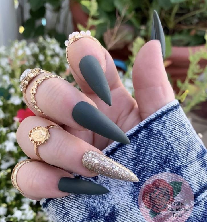 Press On Shop Helps Nail Techs Run Their Business During the Pandemic