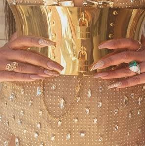 Get the Look: Priyanka Chopra's Embellished Golden Manicure