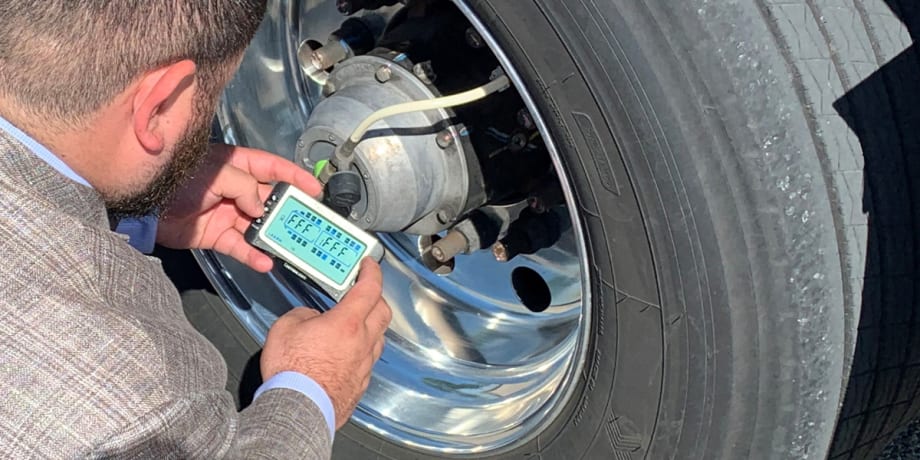 How Proper Truck Tire Pressure Saves Fleets Fuel