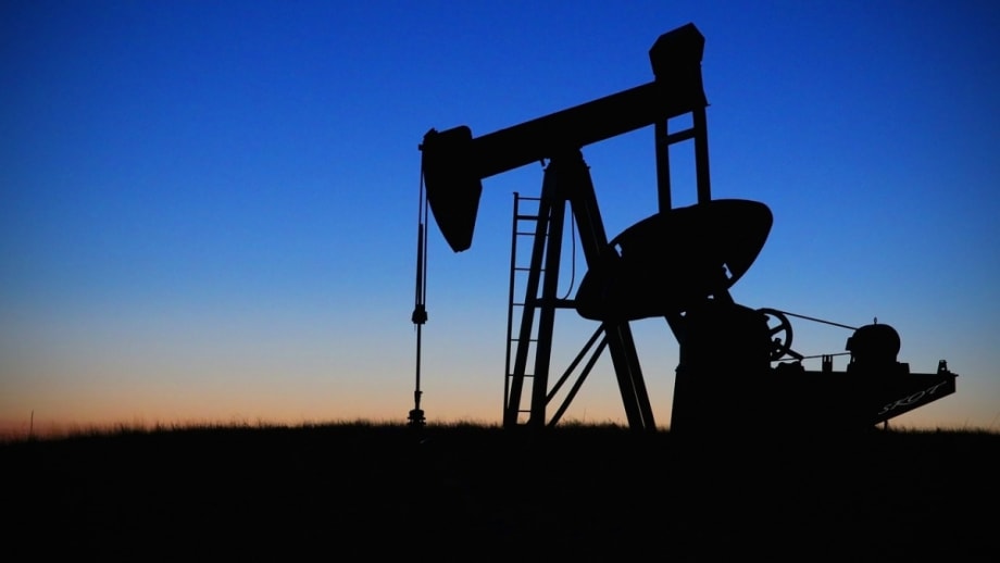What Oil & Energy Industry Trends Signal for Fleet Management