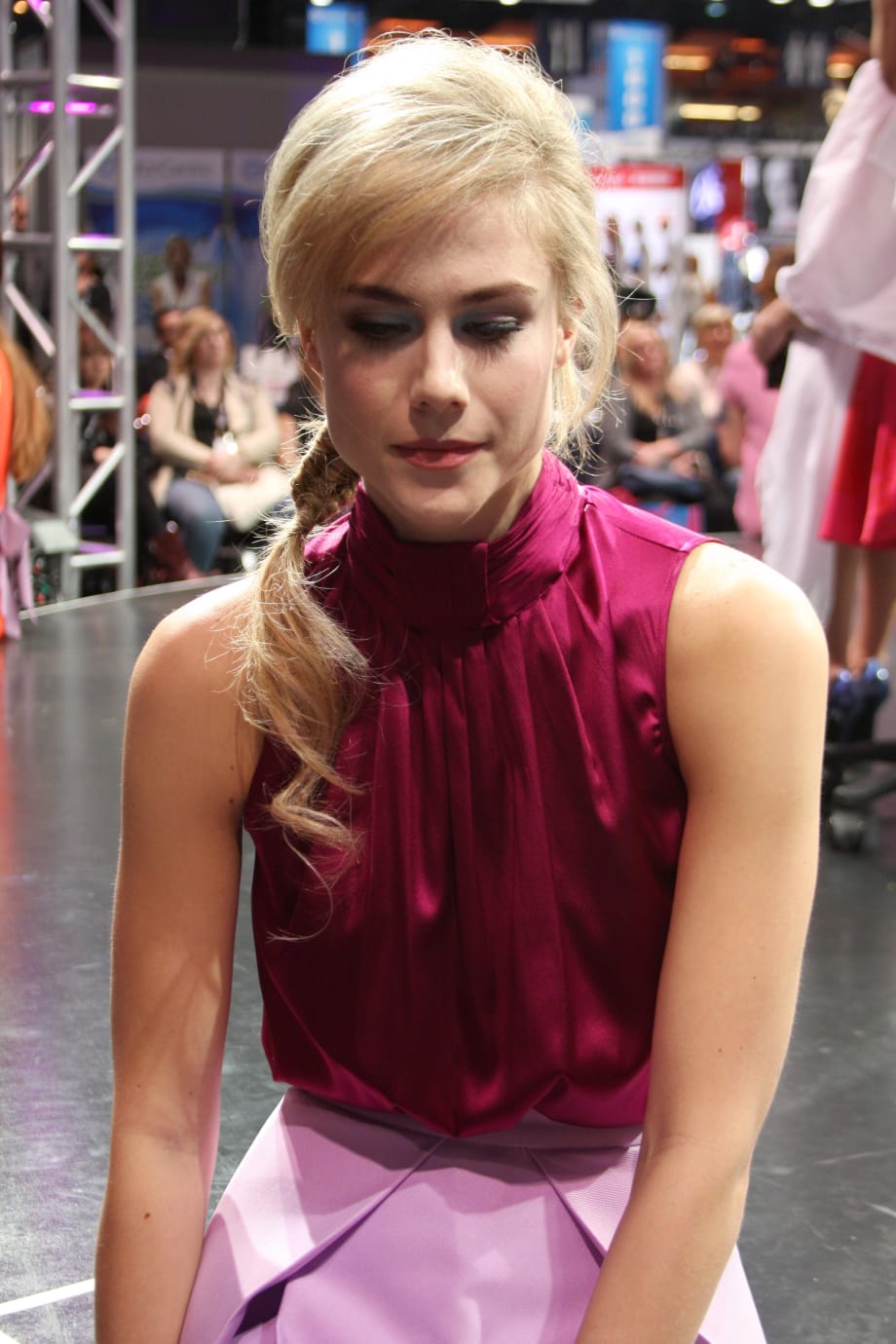 The Infinity Braid: A Structured Top & a Weaved Tail