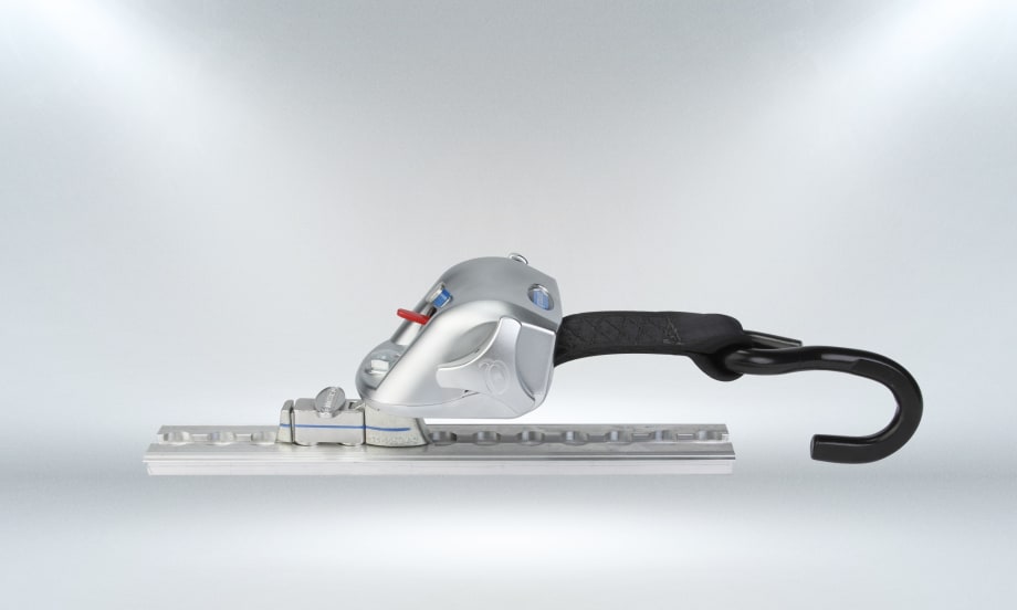 Q'Straint debuts new wheelchair retractor