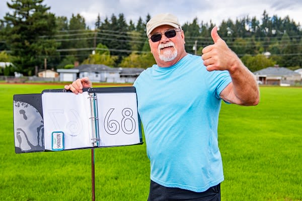 Washington School Bus Driver Raises Money for Laid Off Colleagues