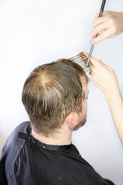 Men's Texture Cut: Adding Volume with Razor Detailing