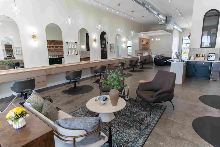 A Modern, Luxury, Homey Vibe in Eastern Iowa