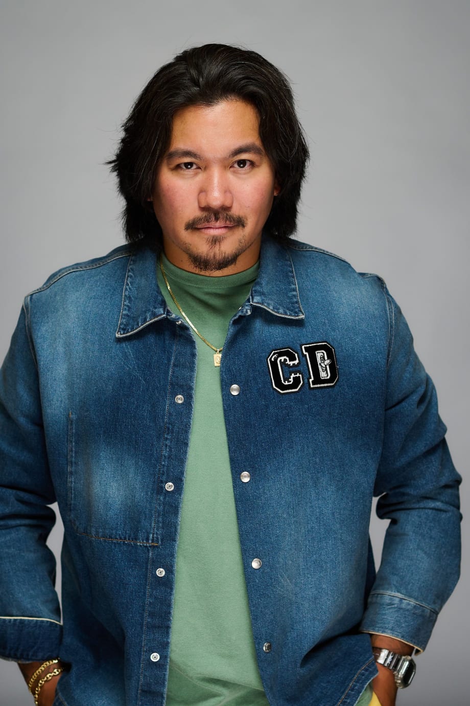 Barber Rich Mendoza Keeps it All in the Family