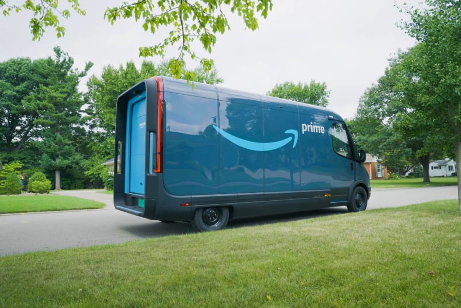Mechanic Calls Out Amazon After Spotting a Potential Flaw on New Delivery Trucks