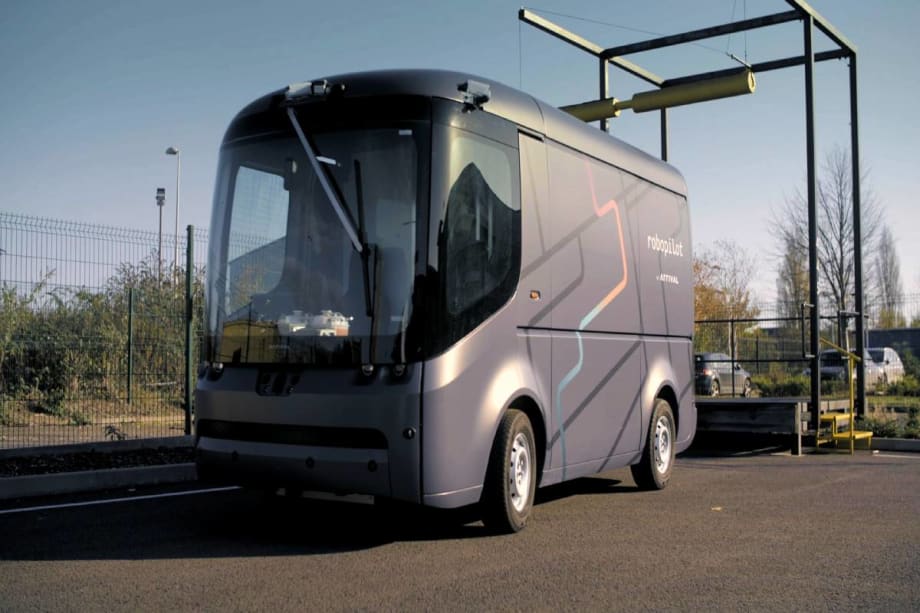 Delivery Van Completes Driverless Demo at Parcel Depot