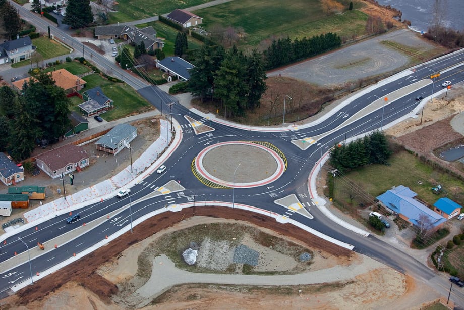 Safety Tip: 5 Things to Remember About Roundabouts