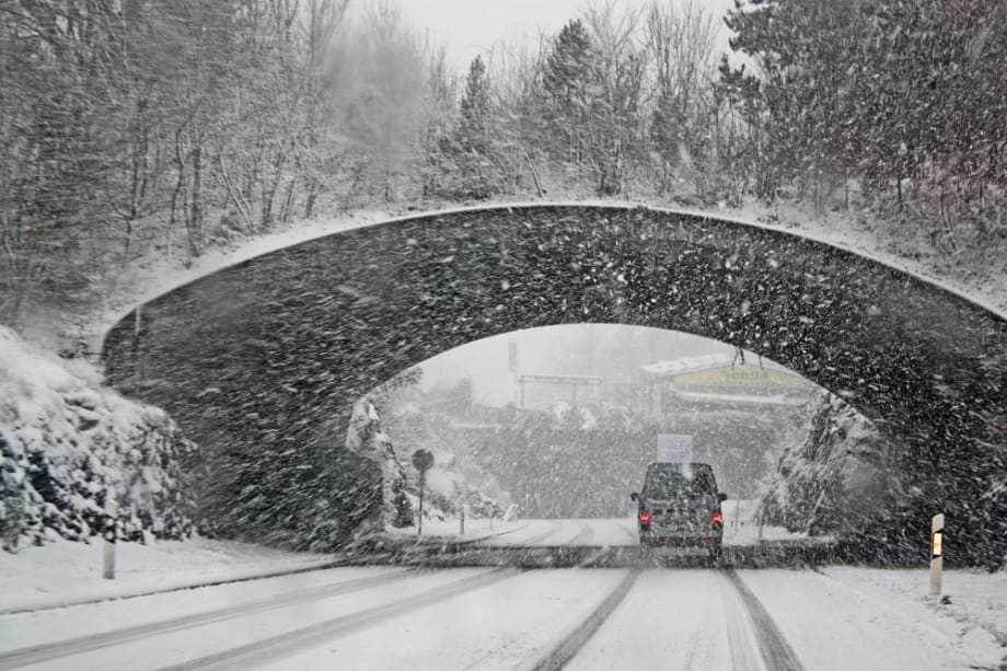Safety Advice for Driving on Snow and Ice