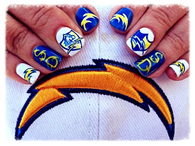 Fanicure: Super Bowl-Inspired Nails