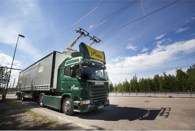 Overhead-Charging Test Route for Electrified Trucks Opens in Germany