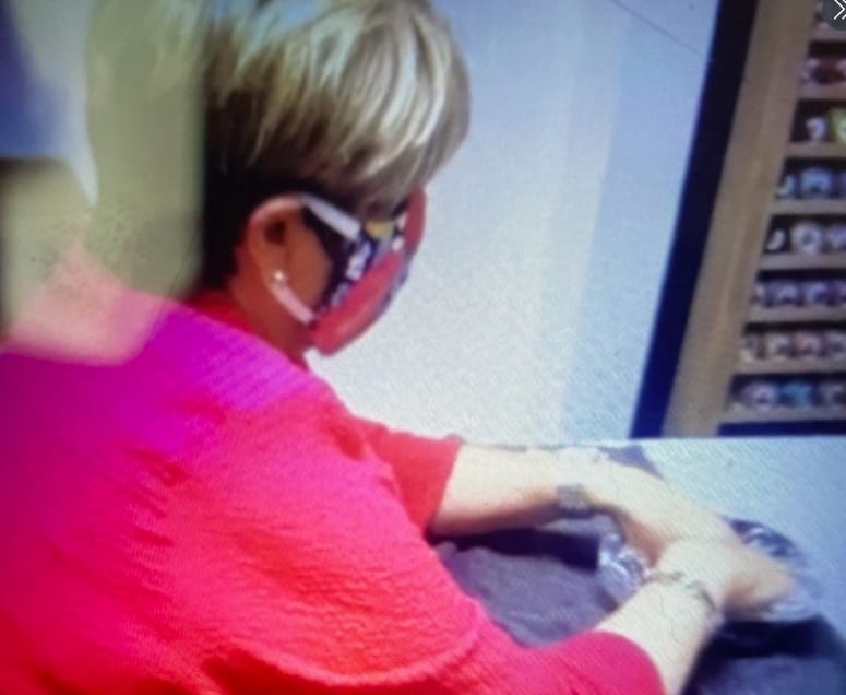 Texas Mayor Visits Nail Salon During Shut Down