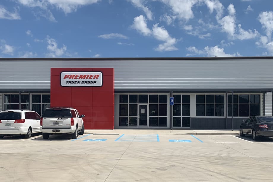 SelecTrucks Opens New Center in Chattanooga