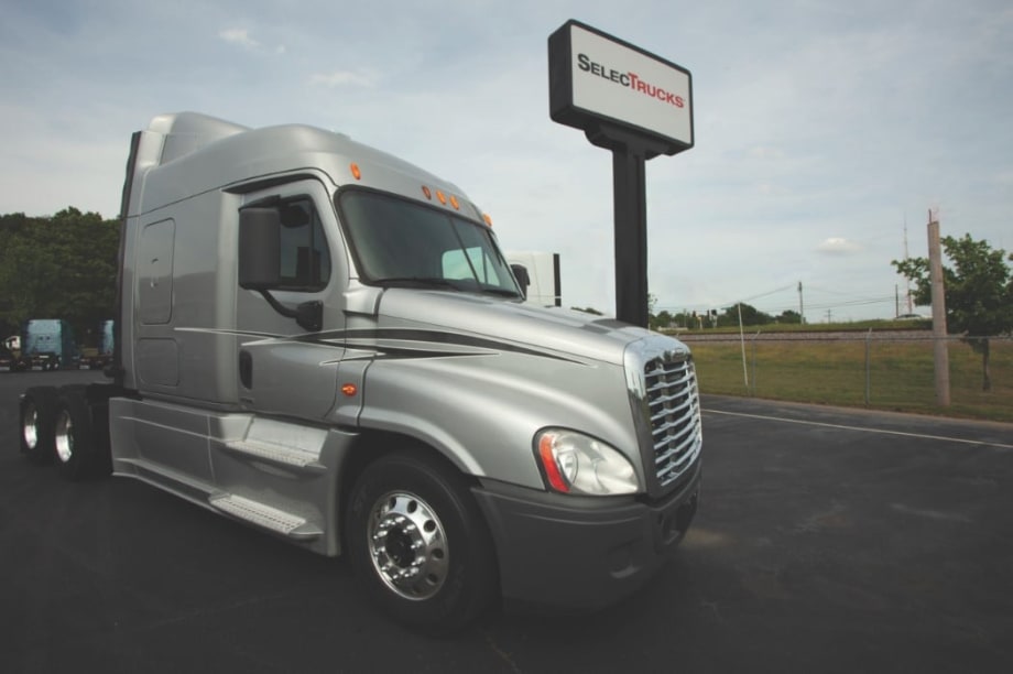 SelecTrucks Opens 4 Chicagoland Used-Truck Centers