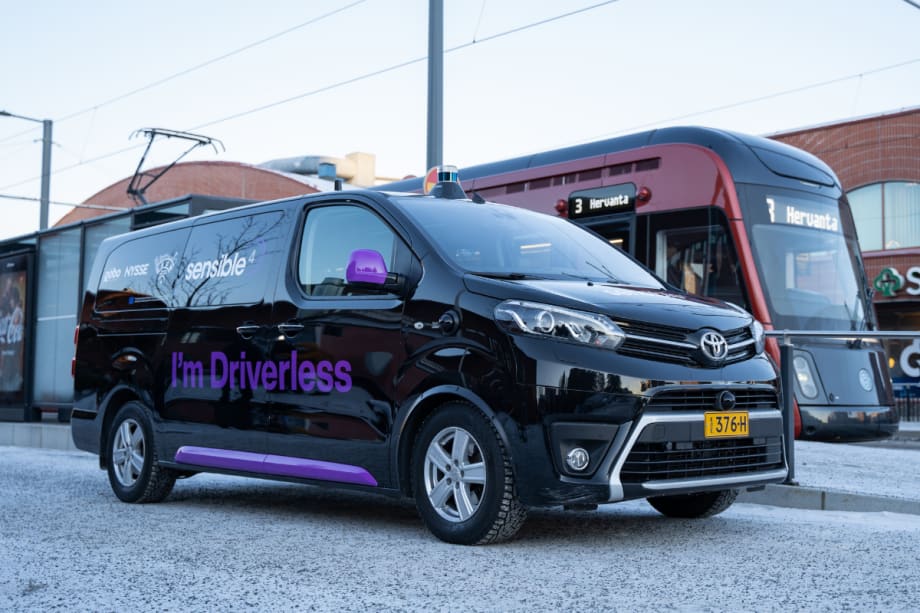 Autonomous Shuttle Bus Trial Started in Freezing Cold Weather