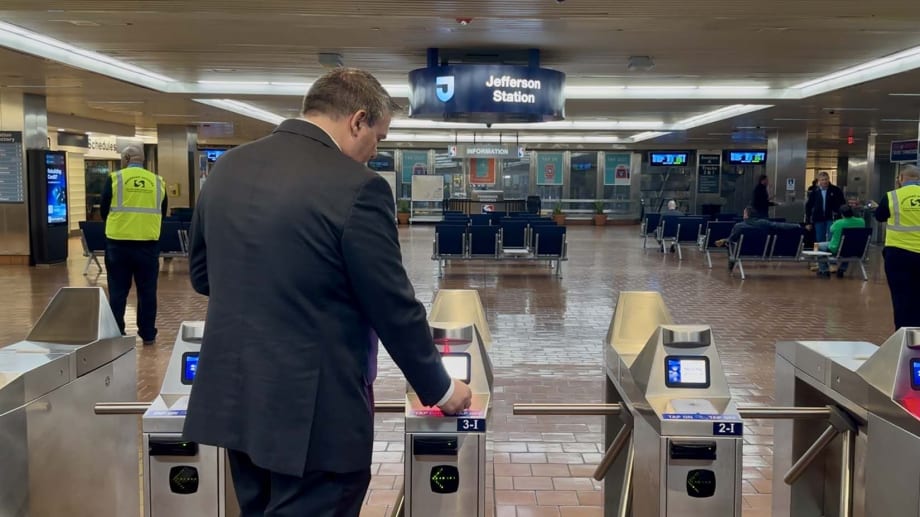 Philadelphia's SEPTA Expands Contactless Payment to Regional Rail