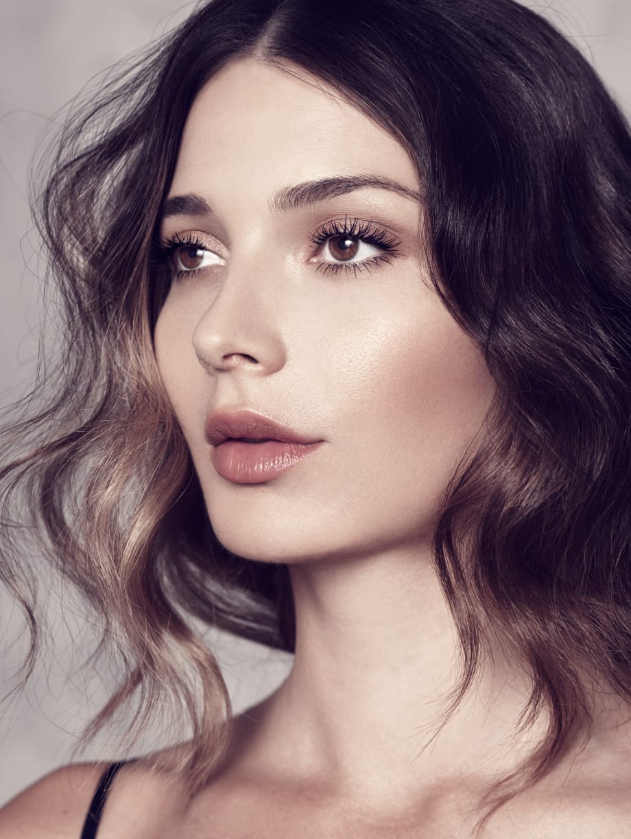 Simply Stunning: Lifestyle Cuts, Color and Styling