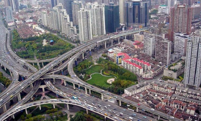China Commercial Vehicle Sales Up Despite Decline in Auto Sales 