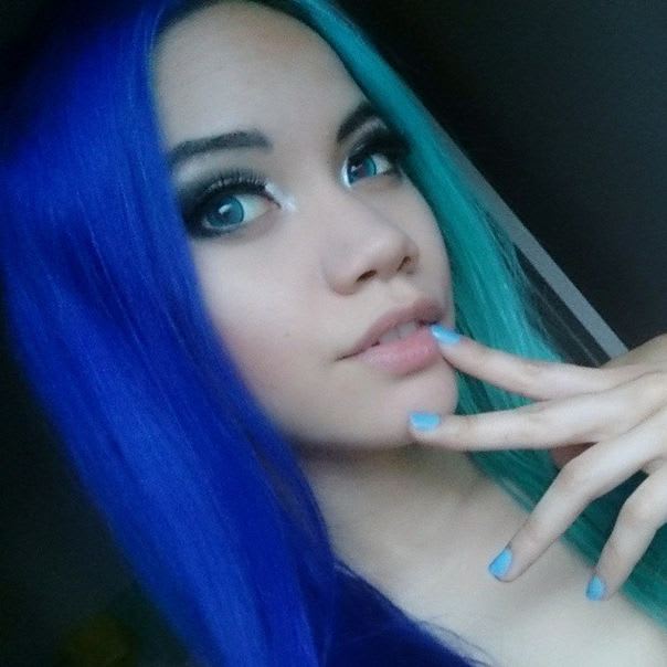 Trend Alert: Two-Toned Split Haircolor