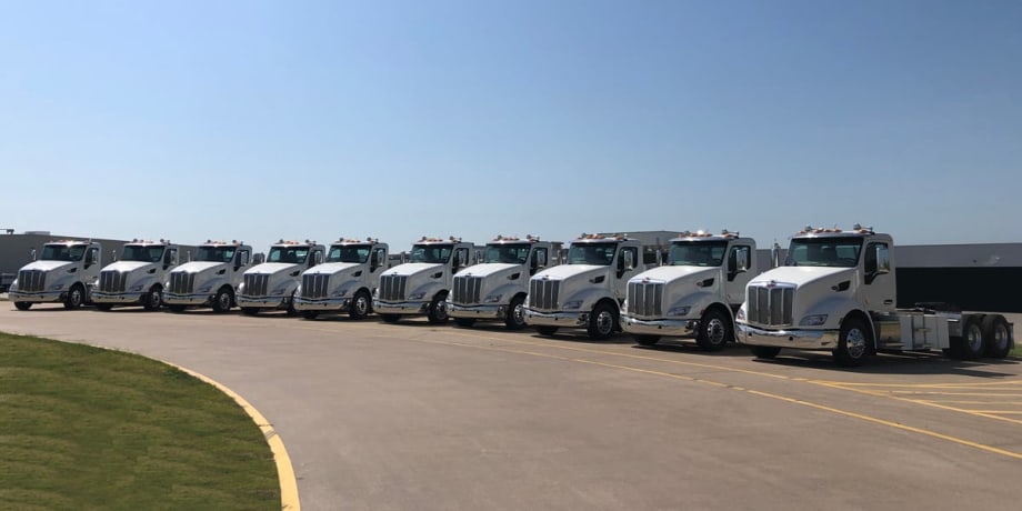 Peterbilt Delivers 579EVs to California Drayage Operation