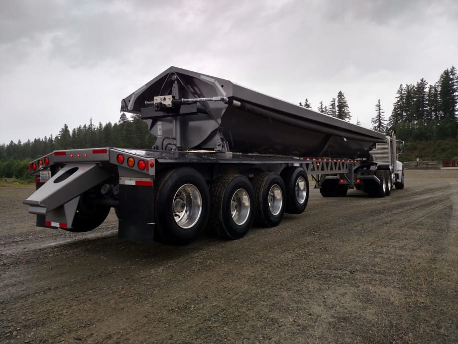 Long Trailers and ‘Pups’ Haul Payloads for Silver Streak