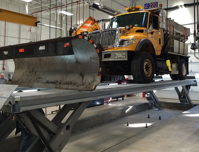10 Tips to Improve HD Vehicle Lift Safety