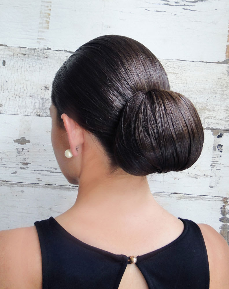 HOW-TO: Sleek Holiday Bun