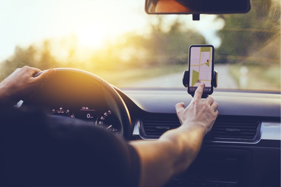Smartphone Apps Entice Gig Drivers, Increase Distraction on Roadways