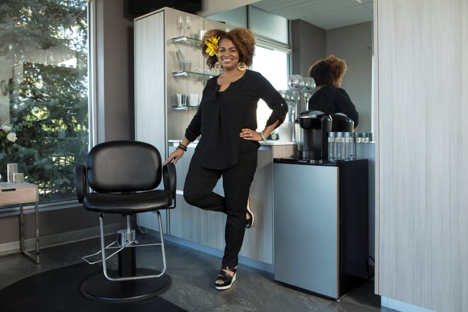 7 Benefits of Working in a Salon Studio