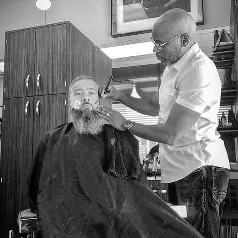7 Benefits of Working in a Salon Studio