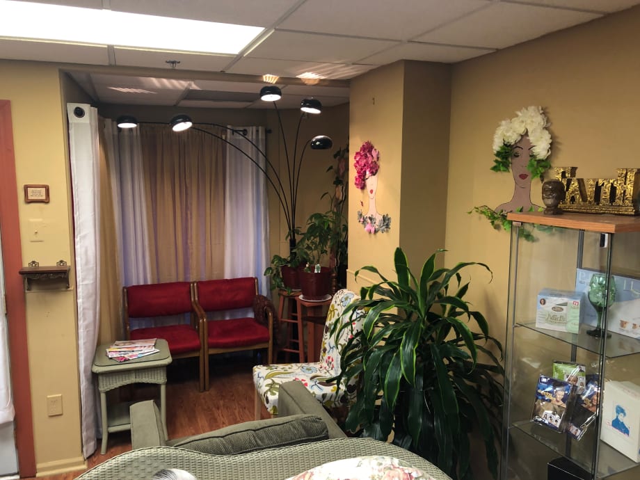 Team MODERN Calls Out to an SOS at a Women's Shelter