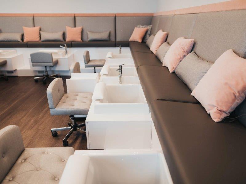 Salon Tours: The Simple Elegance of Stella and Shay Beauty Bar