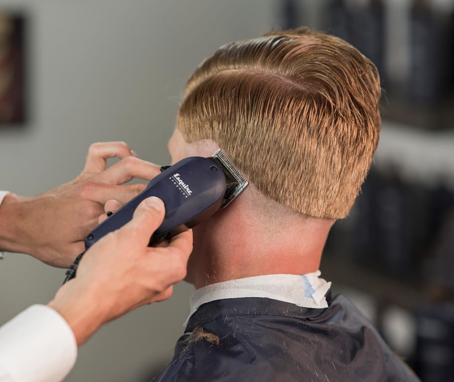 HOW-TO: Pompadour With Volume, Light-Hold and Medium-Shine