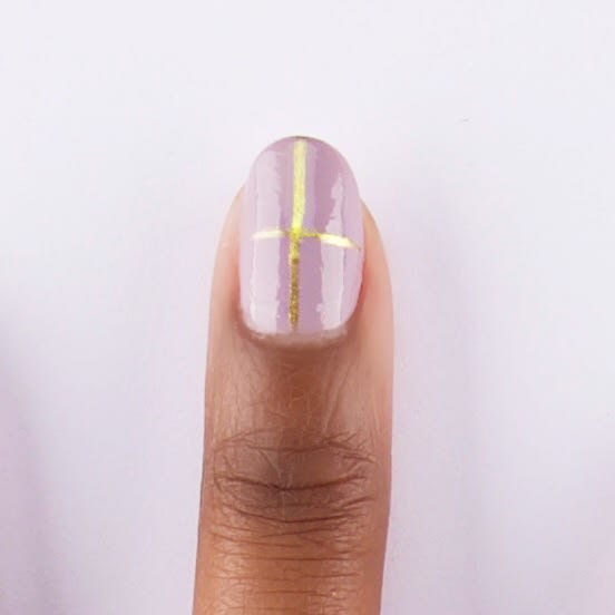 Nail How-To: Plaid Holiday Manicure