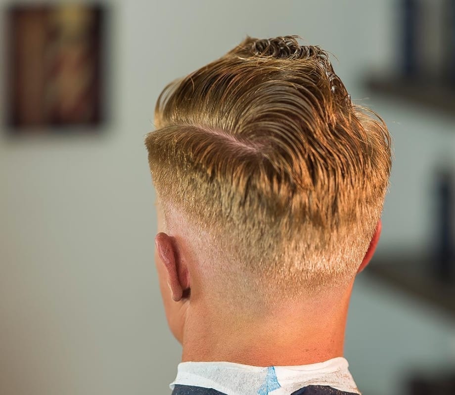 HOW-TO: Pompadour With Volume, Light-Hold and Medium-Shine