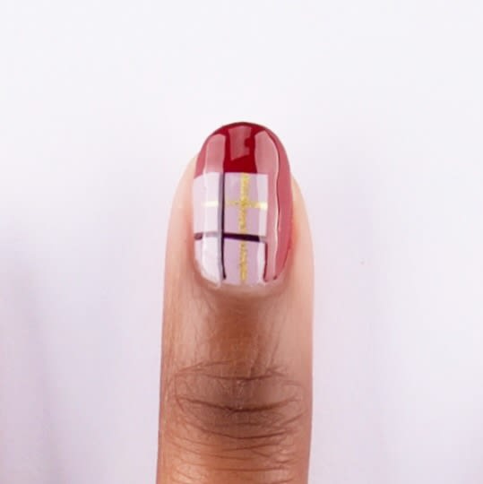 Nail How-To: Plaid Holiday Manicure