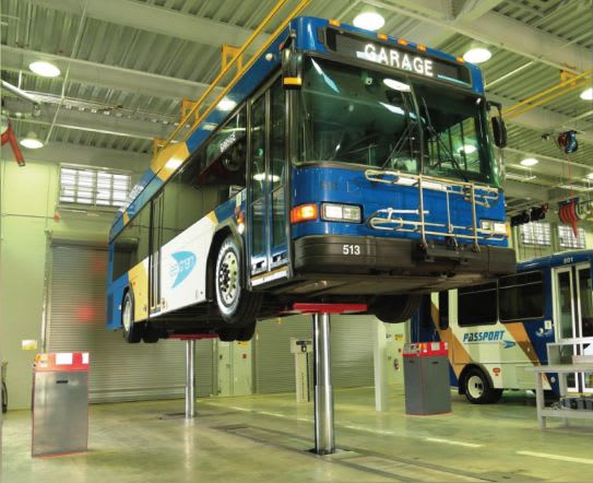 HX130LCR Compact-Radius Excavator