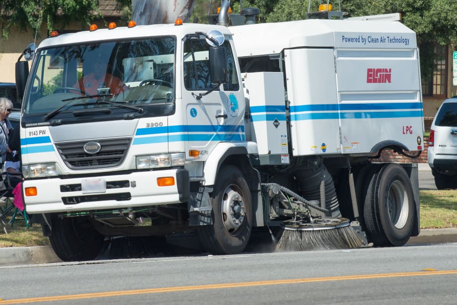 Ill. City Pilots Outsourced Street Sweeping Program