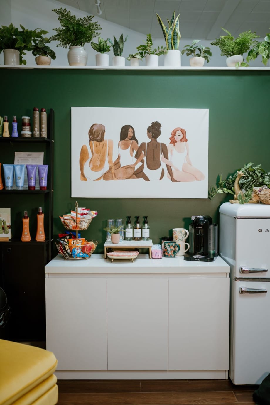 SALON DESIGN: Creating Her Home, Suite Home