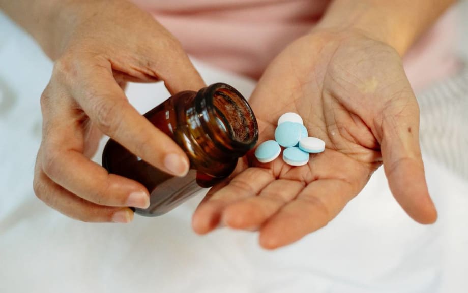Survey: 1 in 20 U.S. Adults Drives High on Prescription Drugs