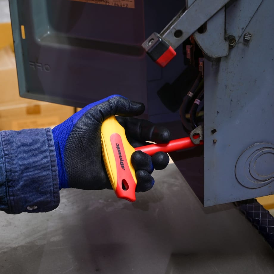 Dynamic T-handle hex key in use